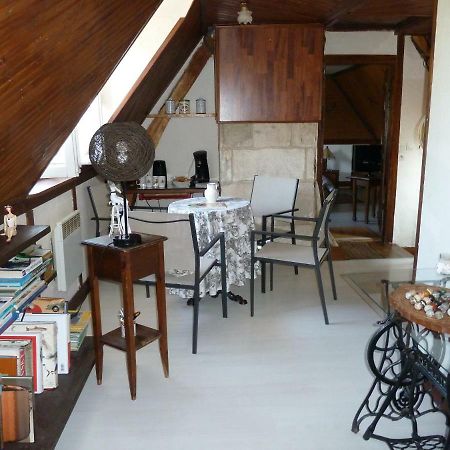 Les Alicourts Guest House Annebault Exterior photo